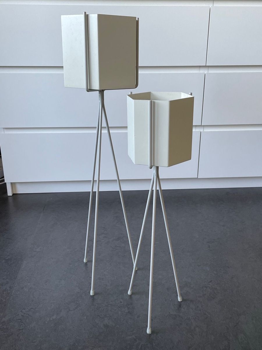 Ferm living Vasi per fiori: Ferm Living Hexagonal Pot inkl Plant Stand – Usato da Zürich venduto da k4zh