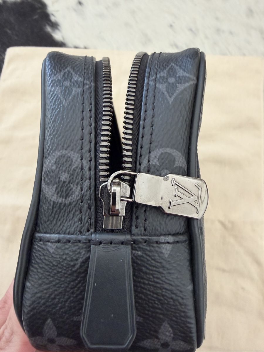 Louis Vuitton Custodie per cosmetici: Louis Vuitton Trousse Noire – Nuovo (secondo la descrizione) da Bulle venduto da Re-a-loved 2