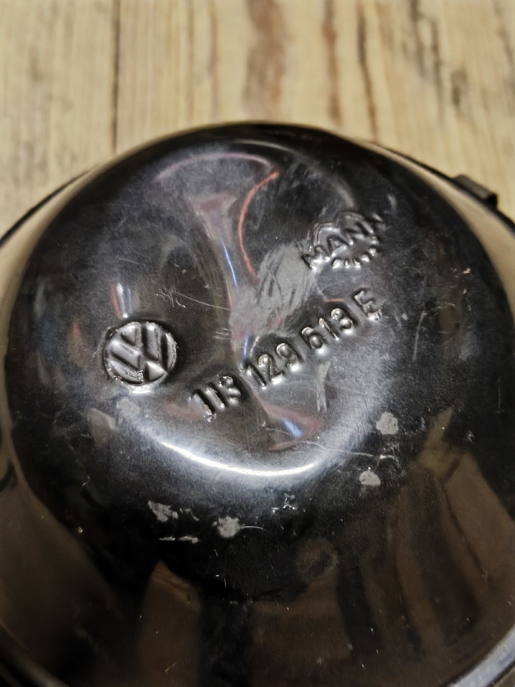 Volkswagen Tutti pezzi di ricambio auto: Luftfilterkasten VW Käfer – Usato da Lausen venduto da Chaldrian 1