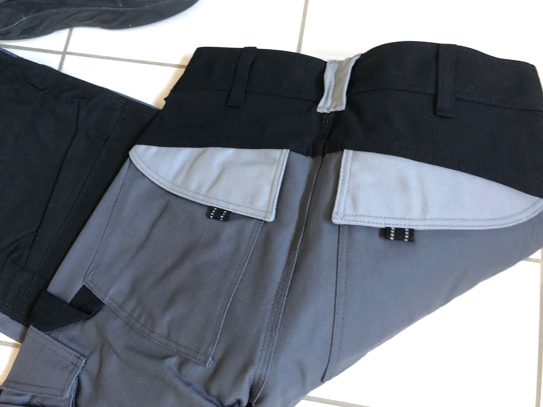 Pantaloni: Work Zone Arbeitshose Grau/Schwarz Gr. 36 Neu – Usato da Arth venduto da Vrecam51 1