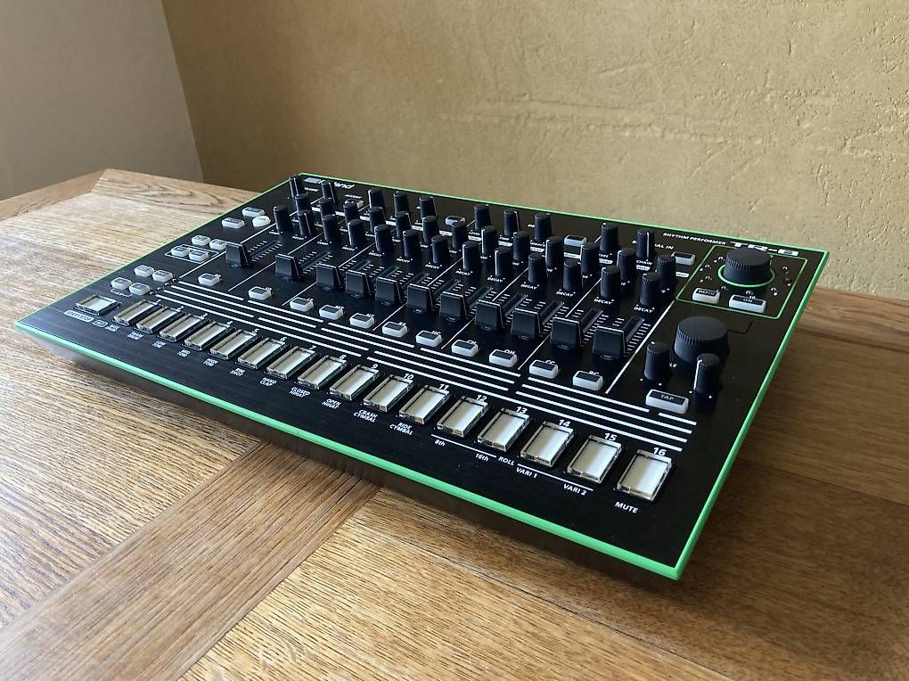 Strumenti musicali: Roland TR-8 inkl. Netzteil – Usato da Gümmenen venduto da darthmath
