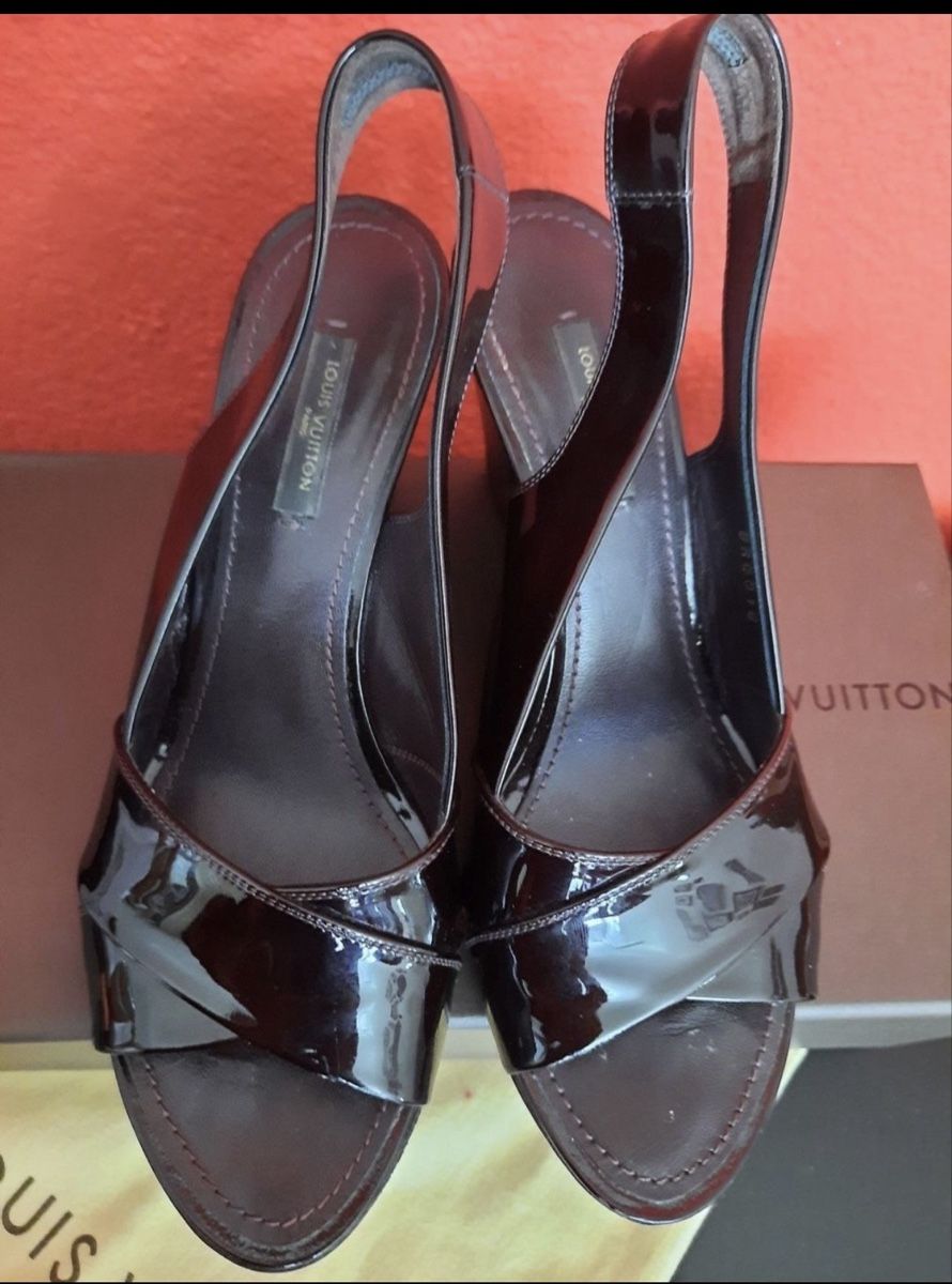 Louis Vuitton Scarpe da donna: Louis Vuitton wedge sandal – Nuovo (secondo la descrizione) da Wohlen AG venduto da rol_8r5l 2