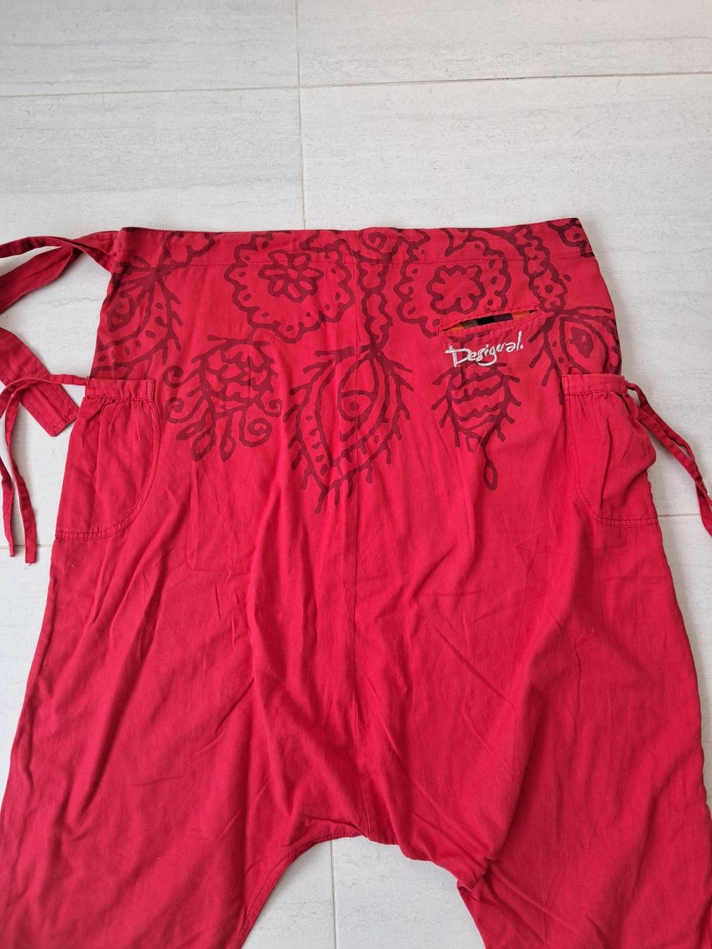 Desigual Pantaloni: Pantalon Desigual XL – Usato da Chez-le-Bart venduto da jasse 1
