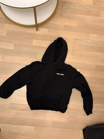 Sweat à capuche noir "New York" - Idéal pour l'hiver!