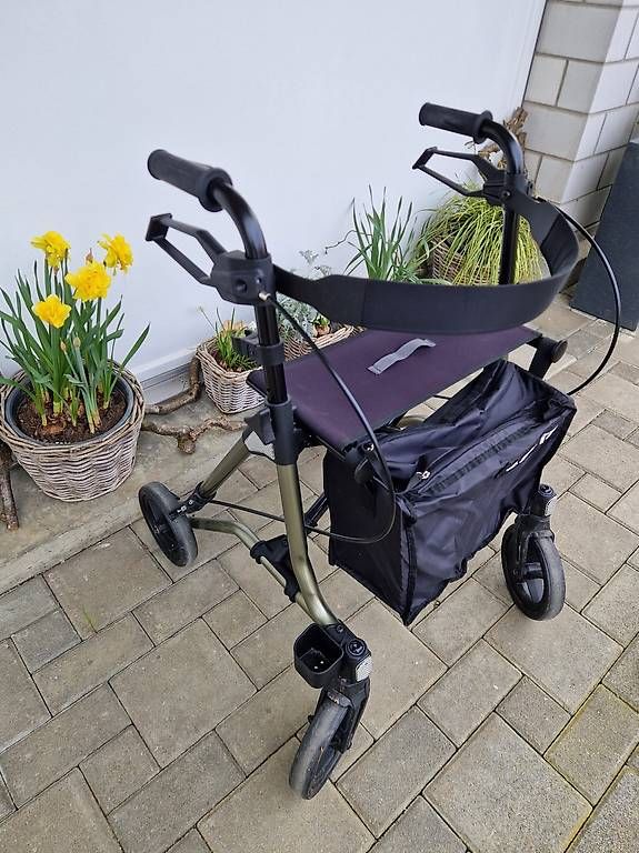 Gehhilfen: Rollator für Aussenbereich – Gebraucht aus Berikon von Belleisa03 1