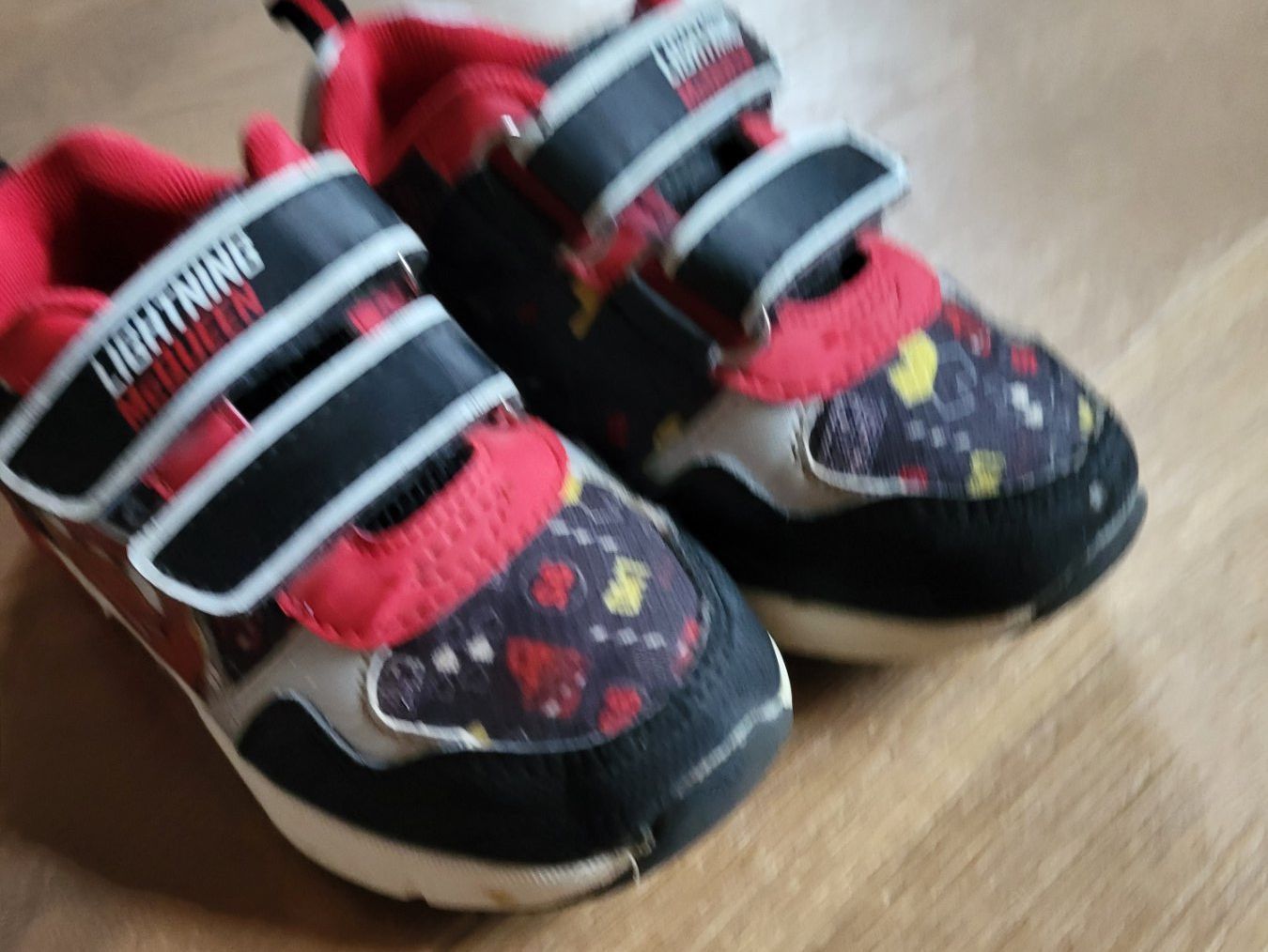Scarpe per ragazzi: Sneaker Cars / Kinderschuhe  grösse 23 – Usato da Jona venduto da Dunschere86 1