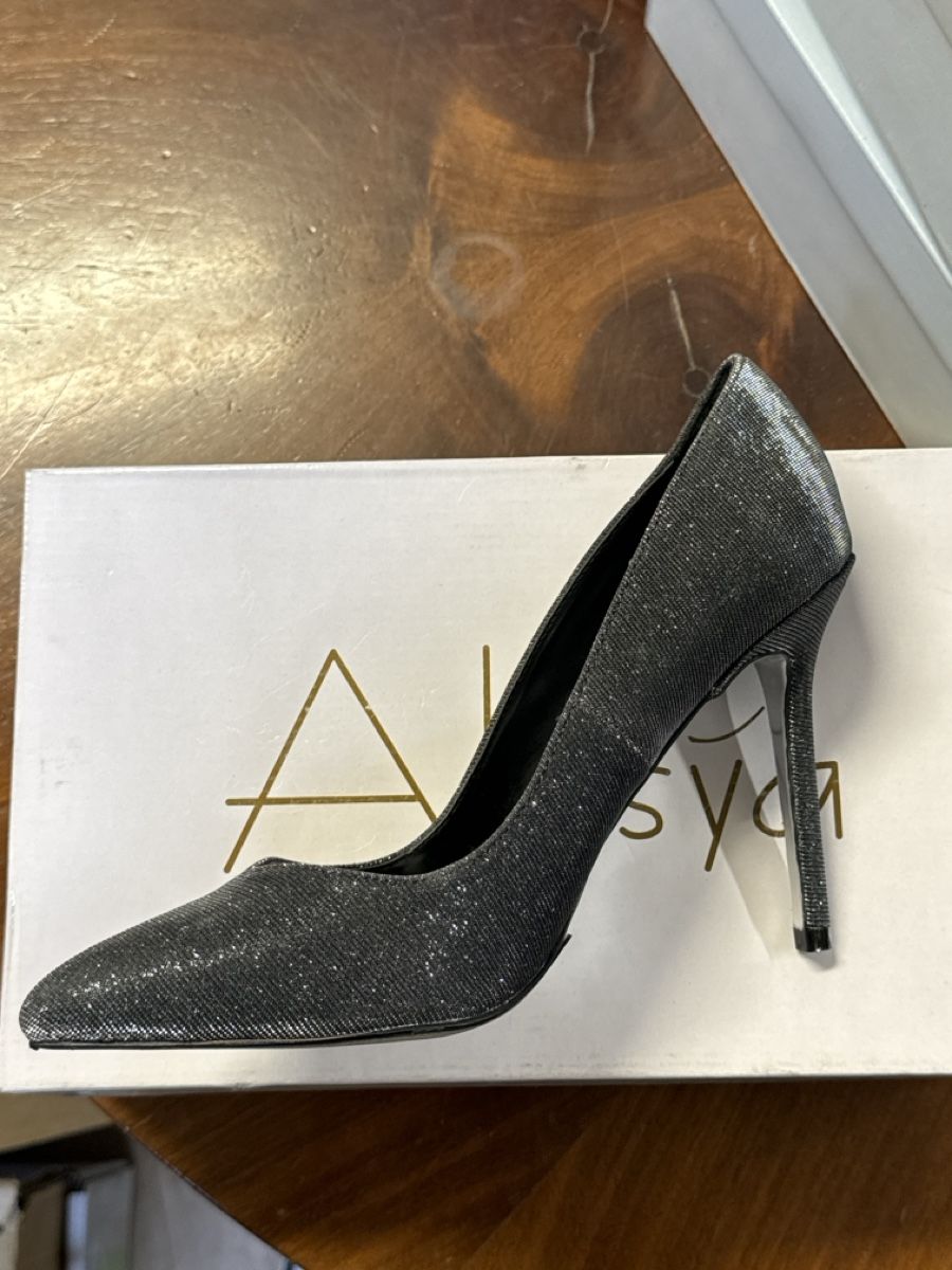 Damenschuhe: Elegante ALESYA Glitzerpumps, Gr. 40, neu, schwarz – Neu und originalverpackt aus Interlaken von Skandalpreis 1
