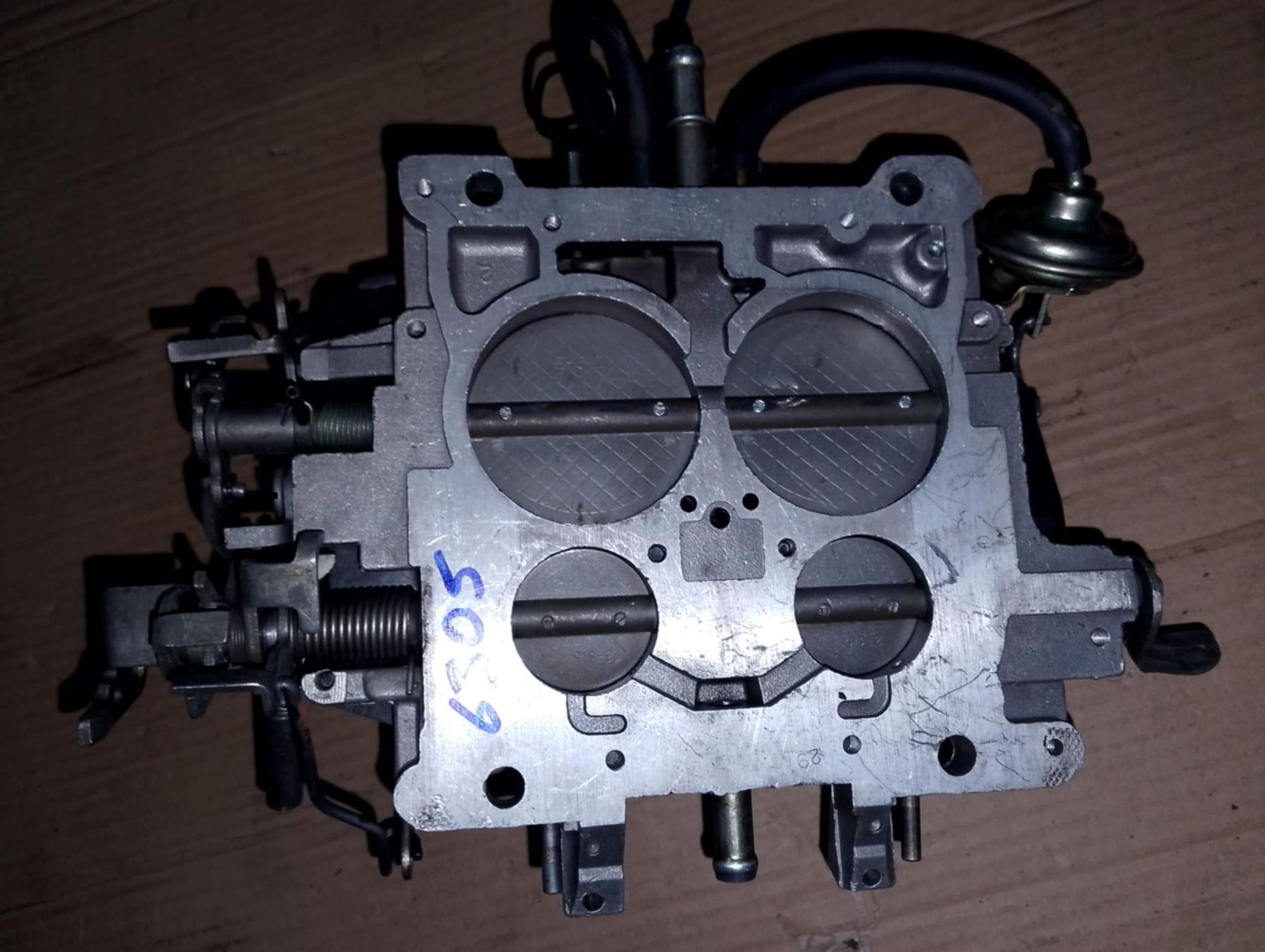 Tutti pezzi di ricambio auto: 4-fach Vergaser V8 – Usato da Niedergösgen venduto da usc_tt5r 7