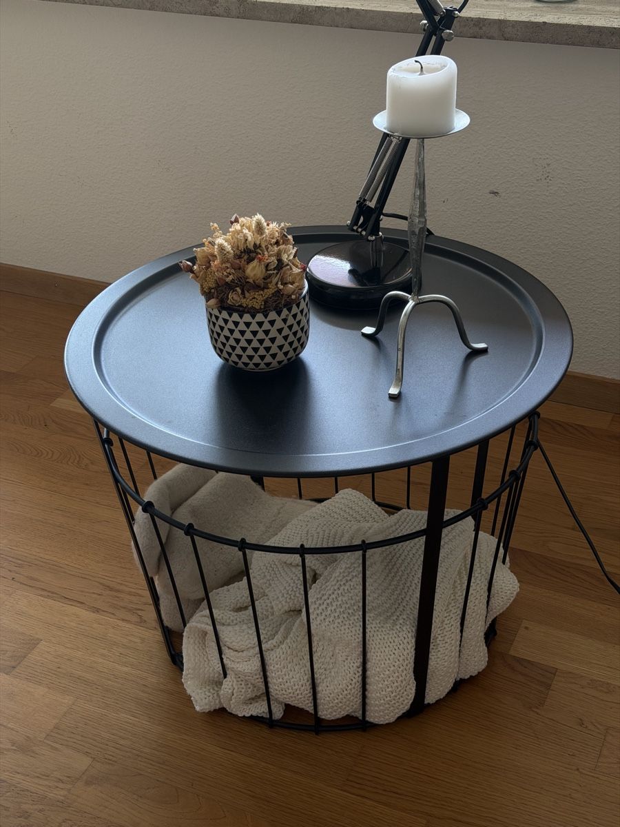 Ikea Tables: Beistelltisch Schwarz – D'occasion à Zürich par nin_fbg2