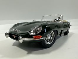 1961 Jaguar E Type Cabriolet 1:18, grün, BBURAGO 