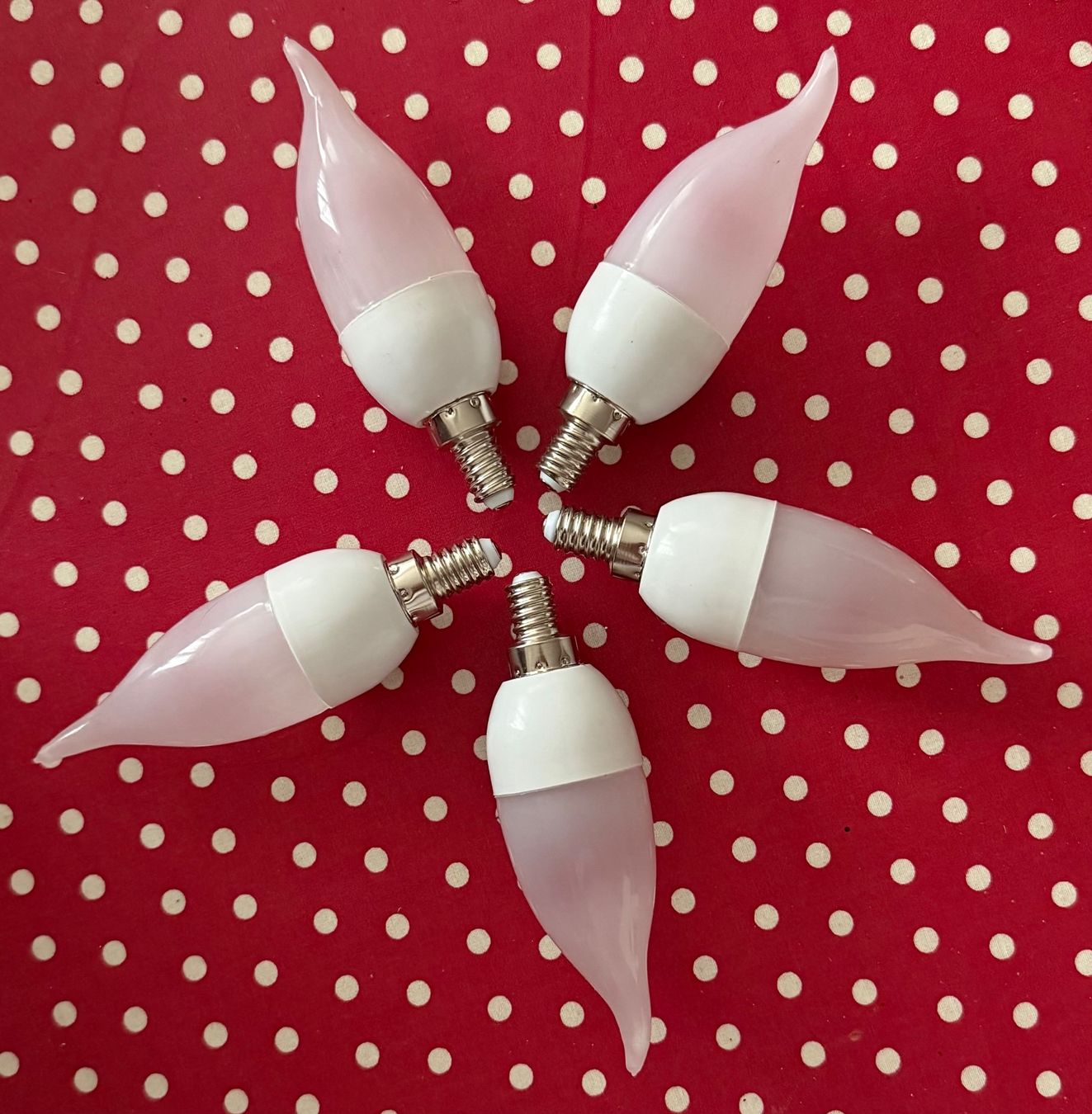 Lampade: 5 lampadine LED E12 – Usato da Breganzona venduto da mas_tv72