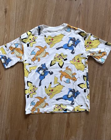 Pokémon T-Shirt Gr. 122/128 (neuwertig)