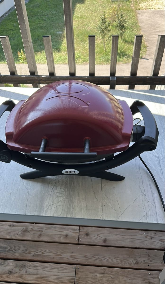 Grils: Weber Q1200 Grill rot – D'occasion à Pfäffikon ZH par thf_rqs2