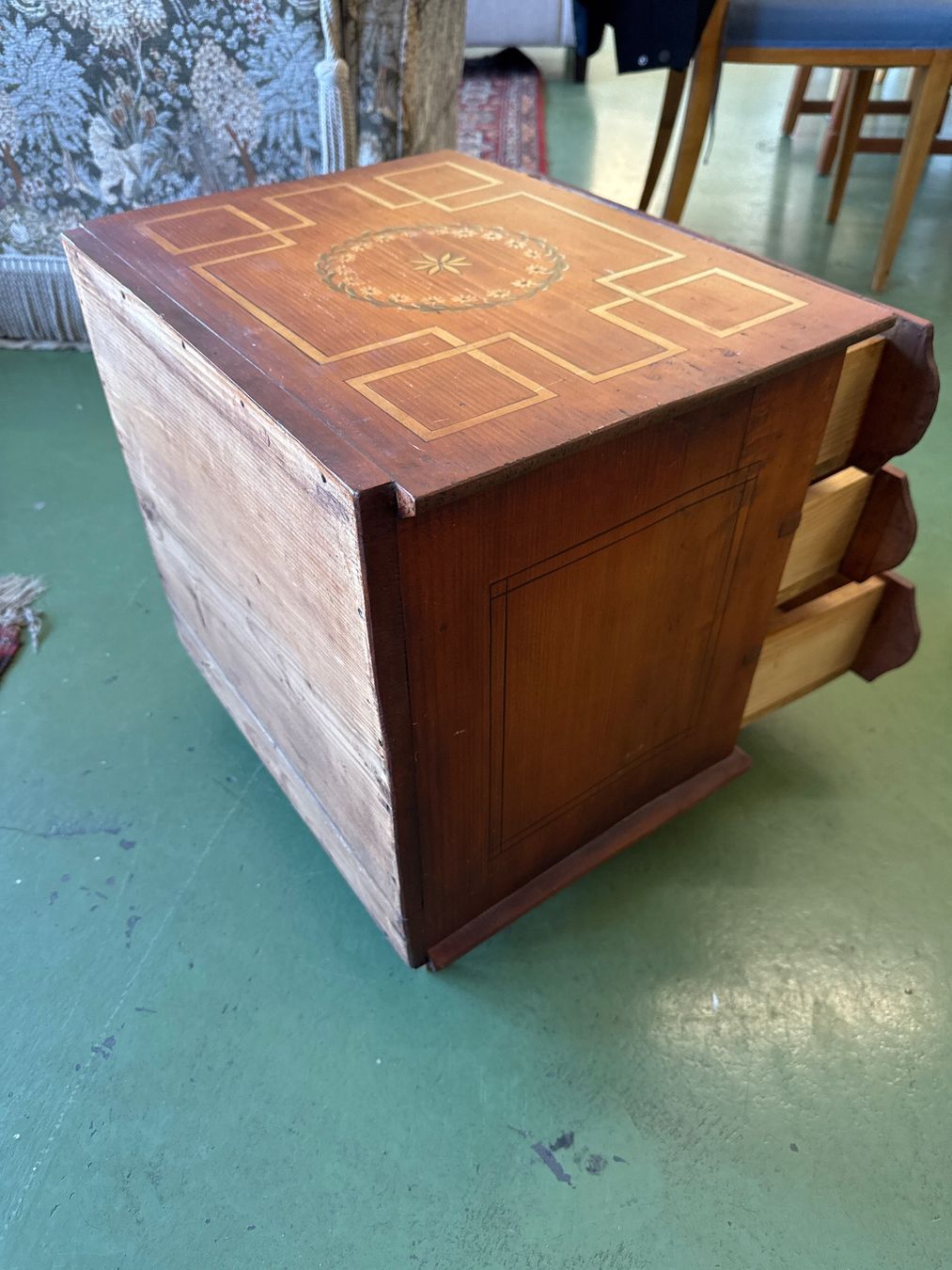 Cassettiere: Handgemachte Holzkommode im Vintage-Stil – Usato da Pratteln venduto da Cartonsducoeur_bl 4