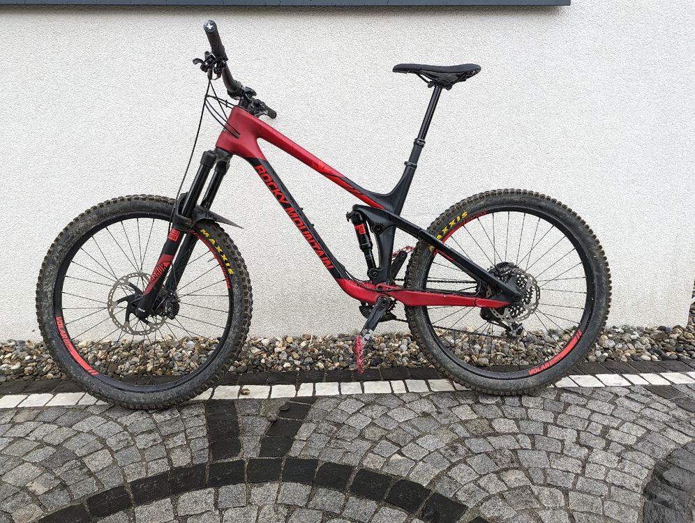 VTT Rocky Mountain Slayer XL – Fourche Marzocchi Bomber – Freins Avid XT – État Neuf