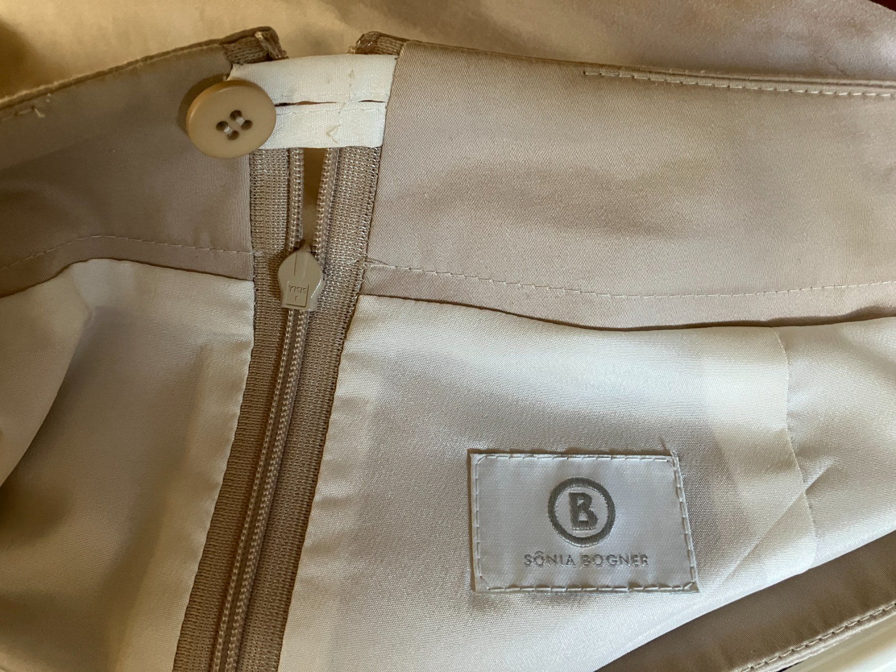 Bogner Gonne: Jupe beige Sonia Bogner, élégante et chic. Taille 36 – Nuovo (secondo la descrizione) da Chêne-Bougeries venduto da Vintage-Era 2