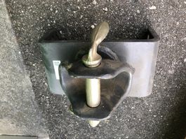 Zugmaul mit 30mm Zugmaulbolzen ab RENAULT Traktor