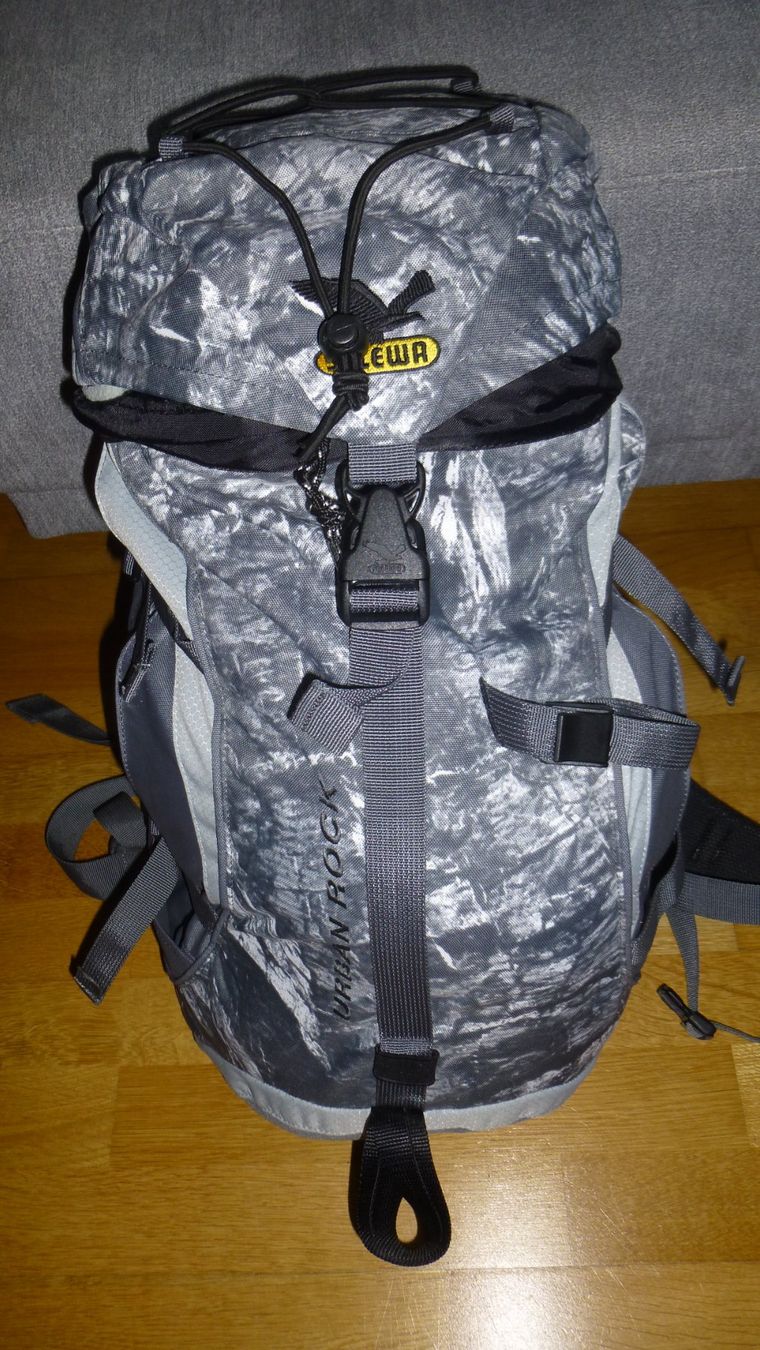 Salewa Zaini: Rucksack Salewa m. Air Zone System, grau / NEU – Usato da Triengen venduto da misterpicknicker 5