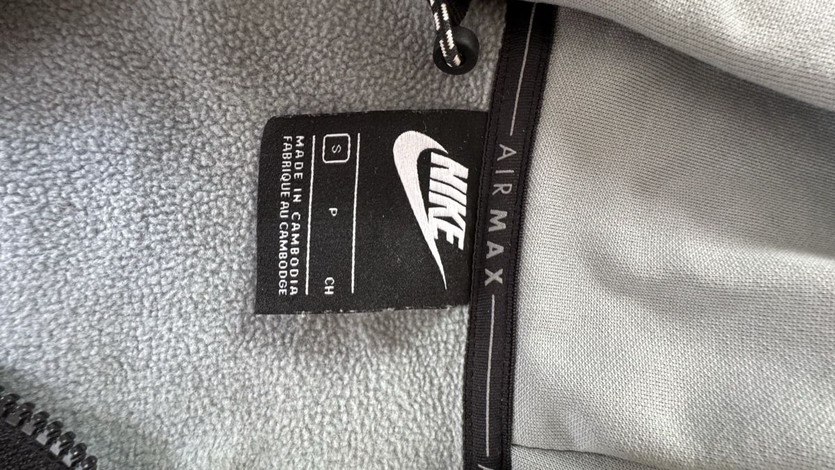 Nike Pullover & Sweatshirts: Nike Hoodie / Pullover – Gebraucht aus Gränichen von Buc-ees 2