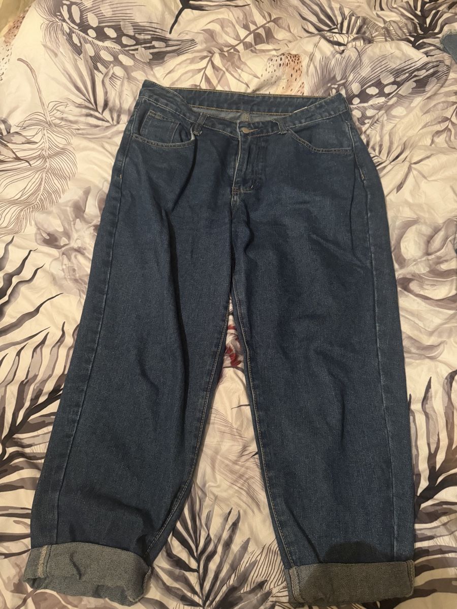 Shein Jeans: Mom Jeans – Usato da Frauenfeld venduto da _elle.Mich9