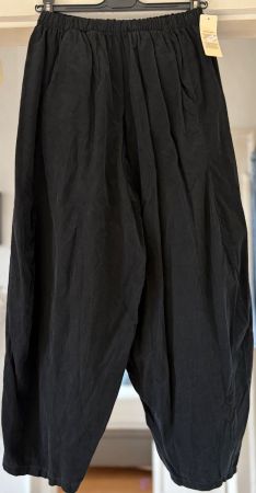 PANTALONS EN FIN VELOURS! M NOUVEAUTÉ 2026/27