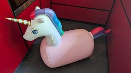 Aufblasbares Einhorn / Hüpftier mit Haltegriffen