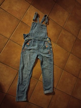 Denim Latzshose mit Stickerei von M&S, Gr.152 (11 -12 Jahre)