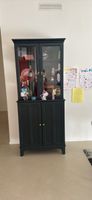 Vitrinenschrank Holz schwarz zwei Türen akzeptabel