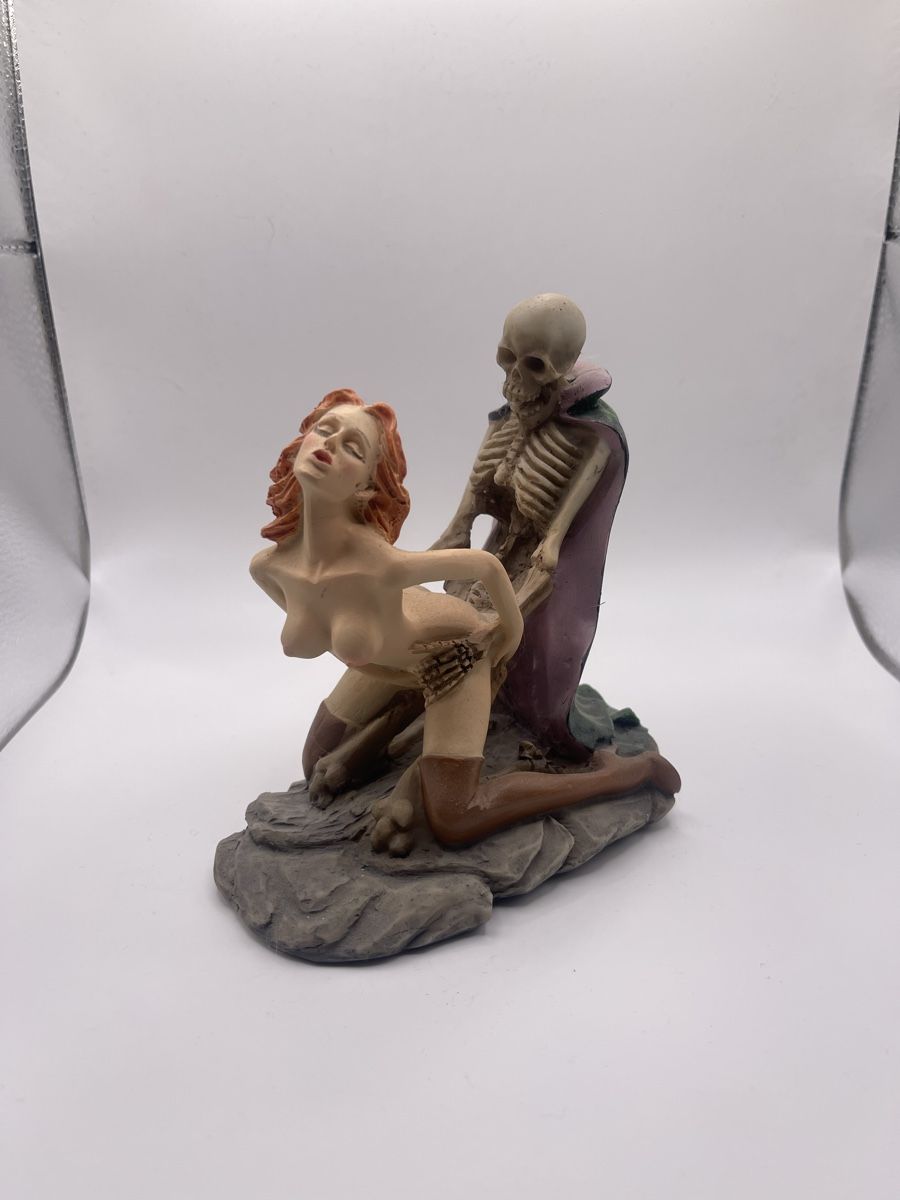 Statuette: Figur: Halloween Skeleton and Girl – Usato da Märstetten venduto da AlienNova 2
