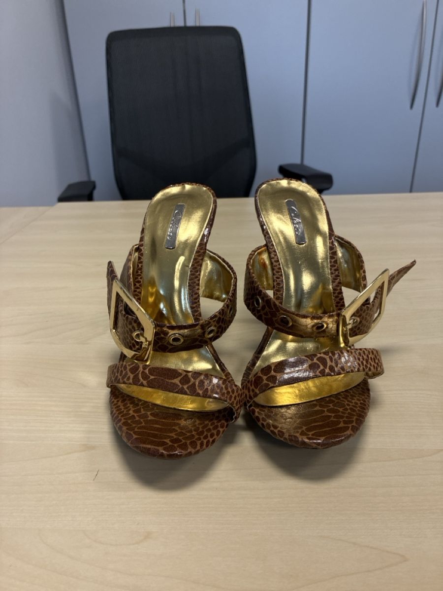 Scarpe da donna: Riemchen Sandaletten Grösse 36 – Usato da Steckborn venduto da AleksandraL
