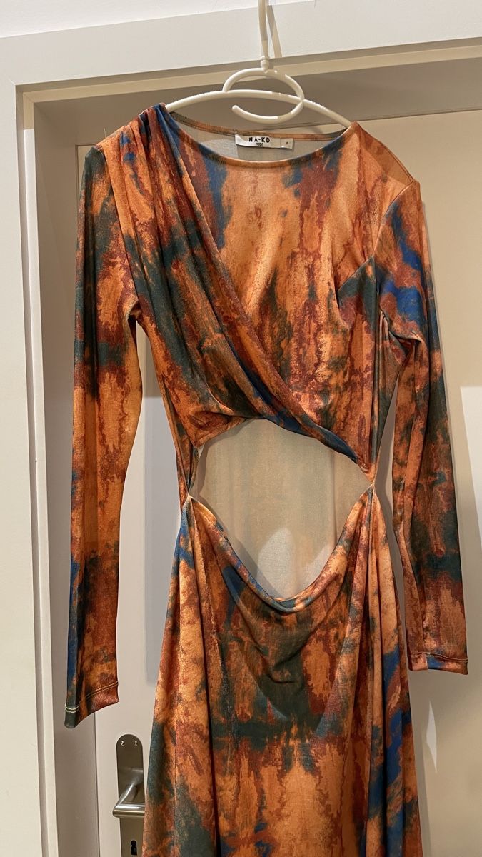 Na-kd Vestiti: Kleid von NA-KD – Nuovo (secondo la descrizione) da Balgach venduto da DeeKova 7