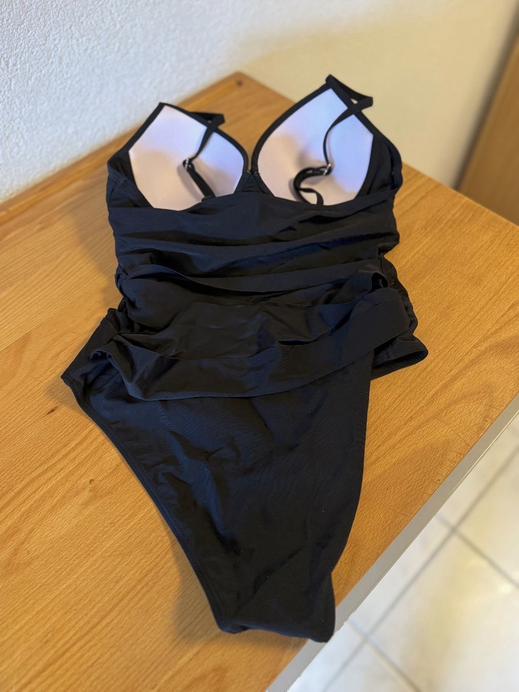 Badekleider & Bikinis: Schwarzer Badeanzug, Gr. M – Neu (gemäss Beschreibung) aus Riedt b. Erlen von Malaika57 2