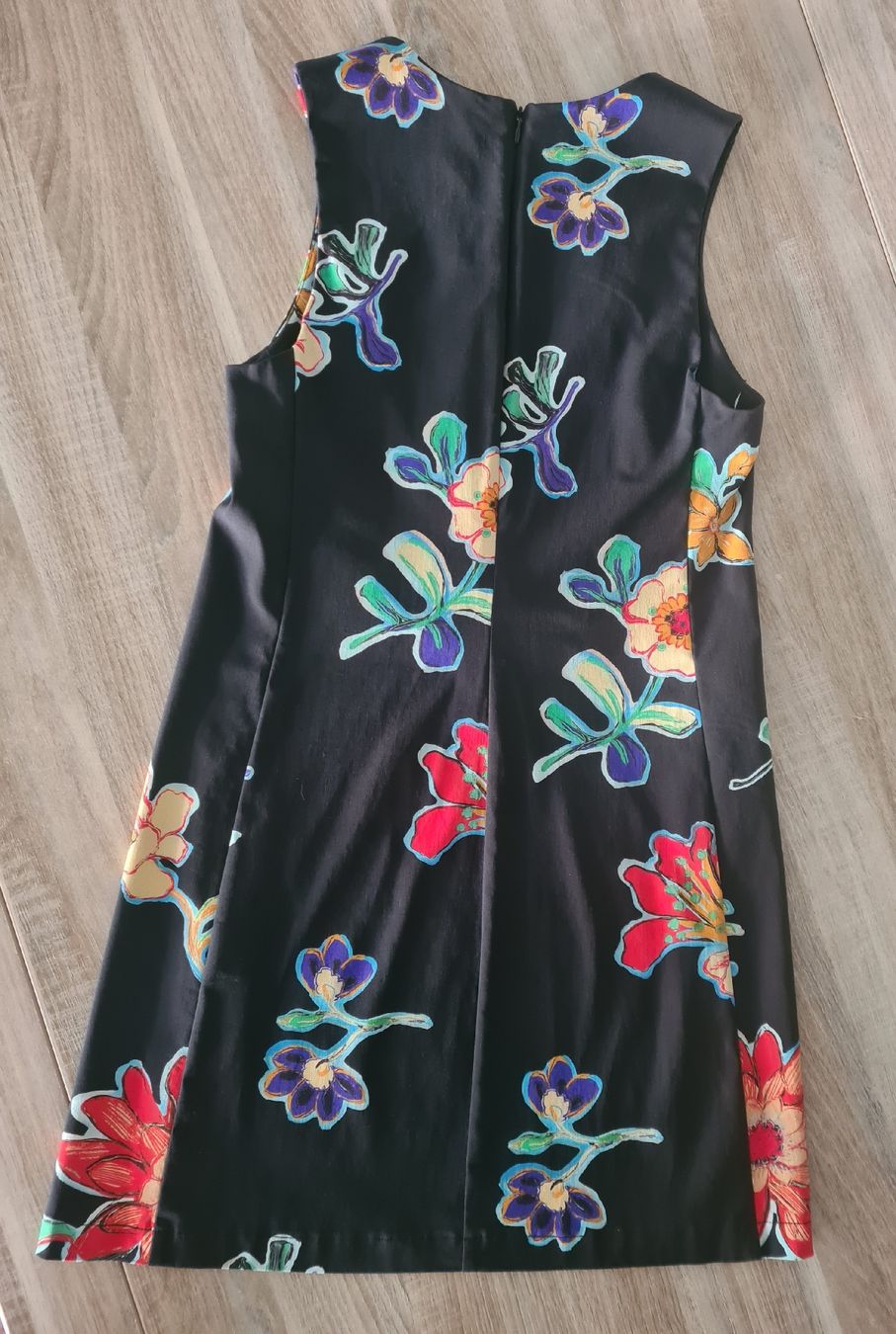 Desigual Kleider: Robe noire/fleurs (M) "DESIGUAL" (76% Viscose) – Neu und originalverpackt aus Etoy von MyStyleMyMode 3