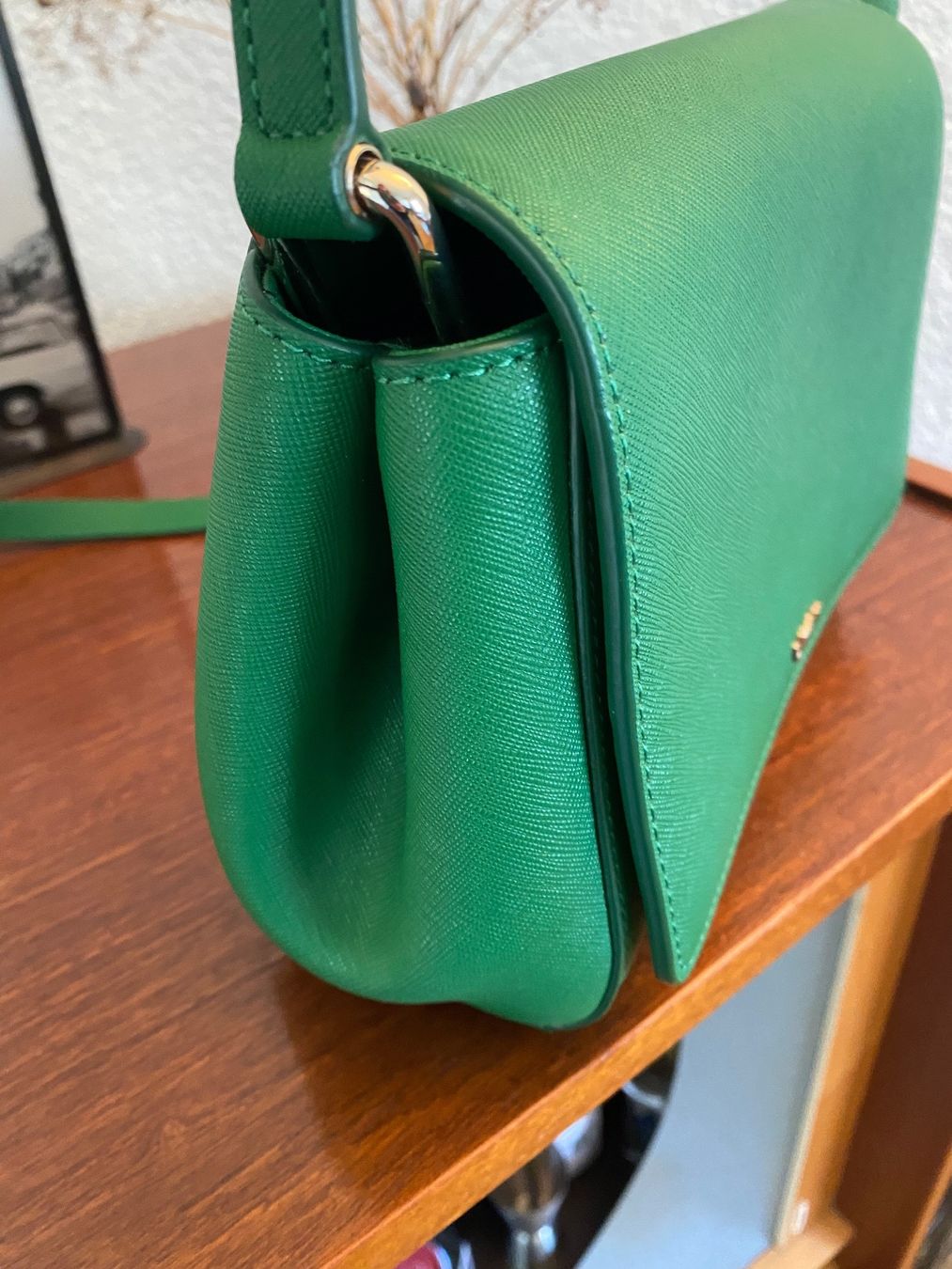Taschen für Damen: Tasche DNKY Leder NEU – Neu und originalverpackt aus Basel von Gundeli-25 4
