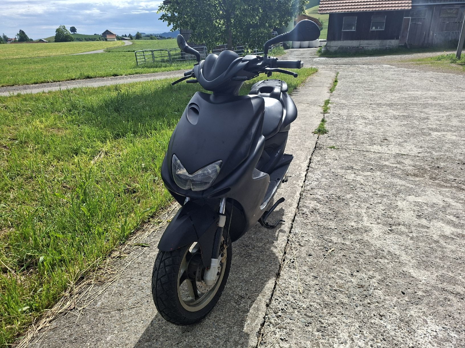 Yamaha Scooter: Yamaha Aerox 100 ab CHF 1.- – Usato da Menzingen venduto da th85 1