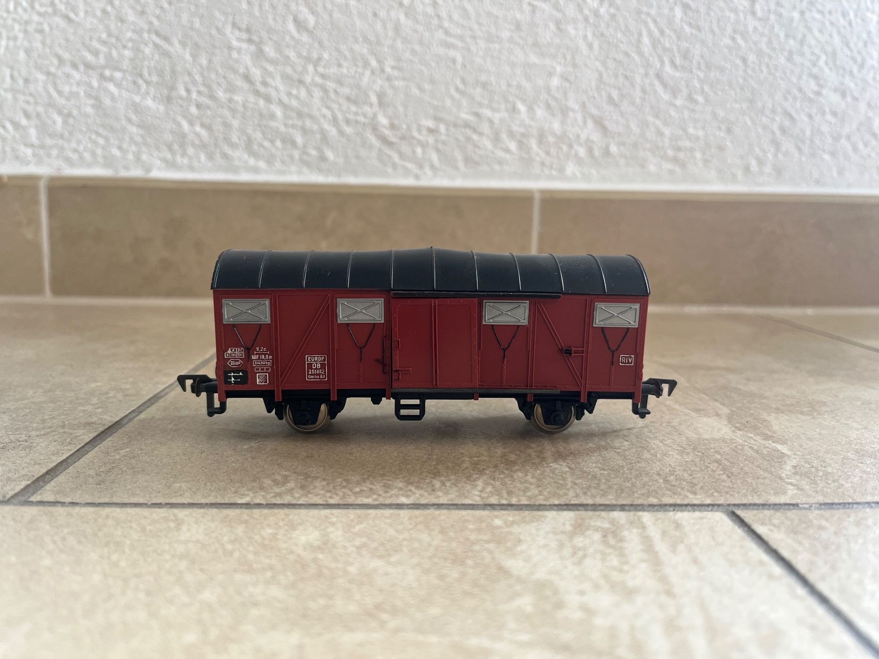 Fleischmann Modelleisenbahnen: Lot de 3 wagons marchandise Fleischmann – Gebraucht aus Gampelen von yoa_7t58 2