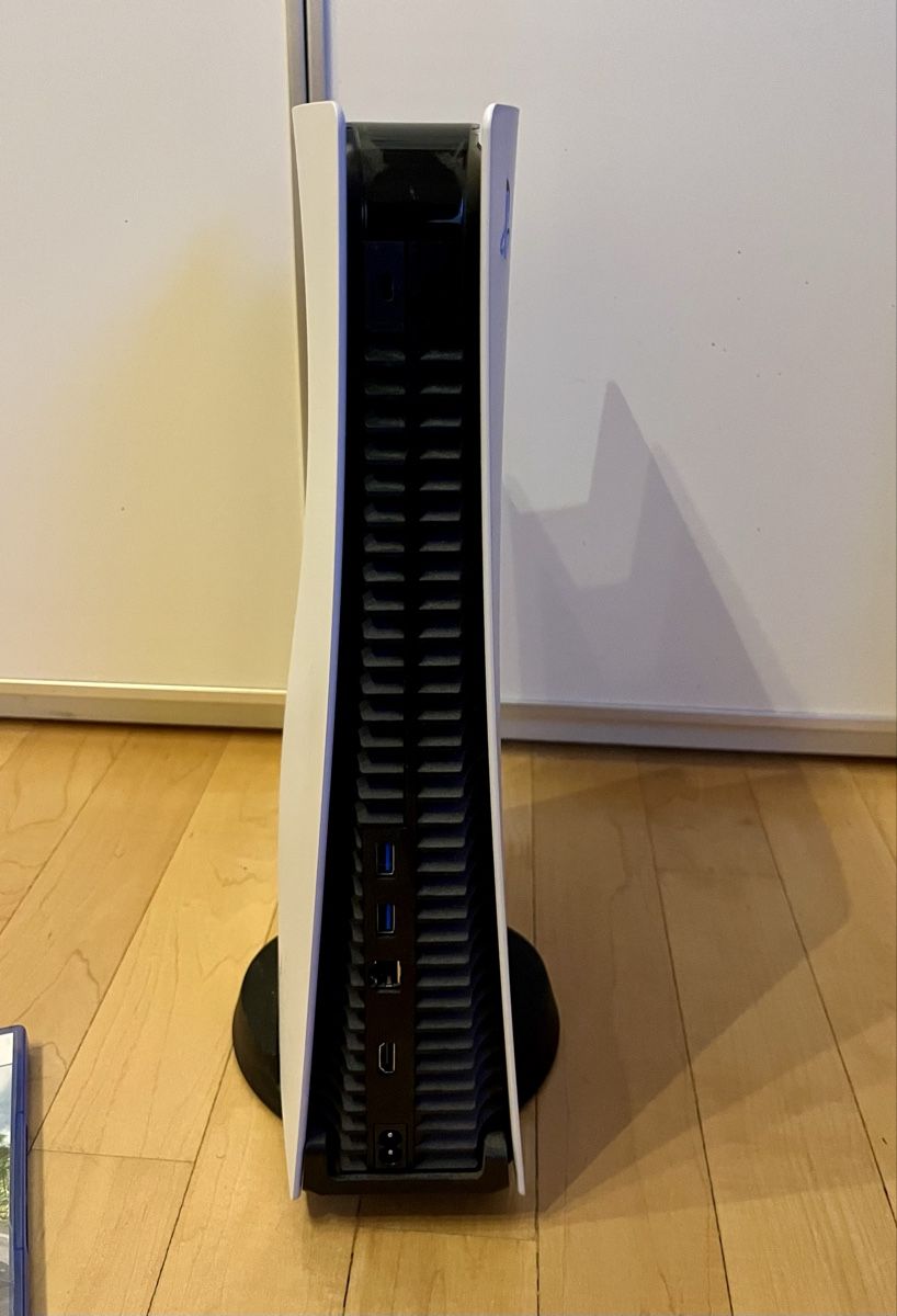 Sony Konsolen: Playstation 5 (inkl. Controller + 5 Spiele) – Gebraucht aus Fahrwangen von rocer7 2