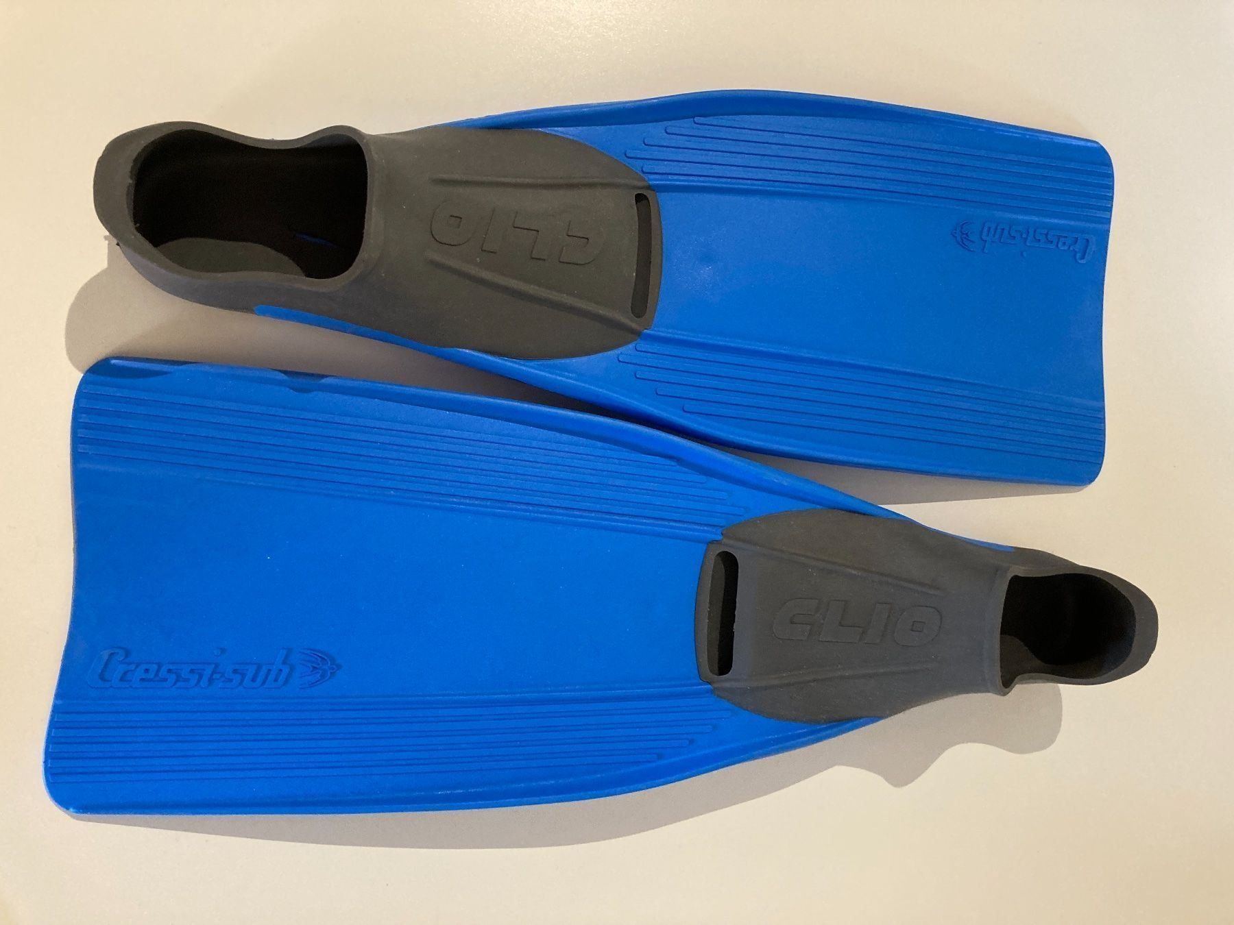 Pinne, Maschere & Boccagli: Kinder Flossen Gr. 30-32 - blau – Usato da Wil SG venduto da T_T