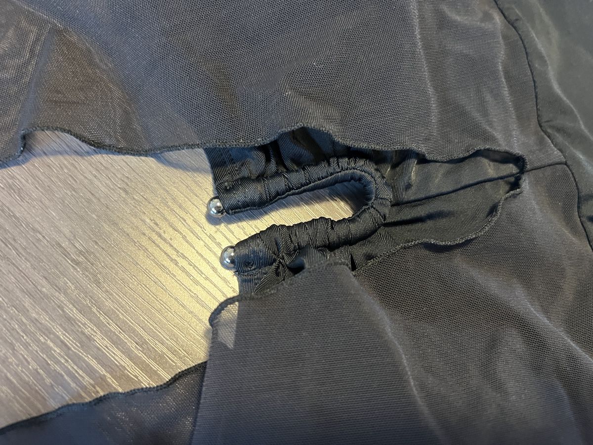 Costumi da bagno & Bikini: Schwarzer Badeanzug mit Neckholder und Mesh-Einsatz – Nuovo e nell'imballaggio originale da St. Gallen venduto da jil_d5rh 1