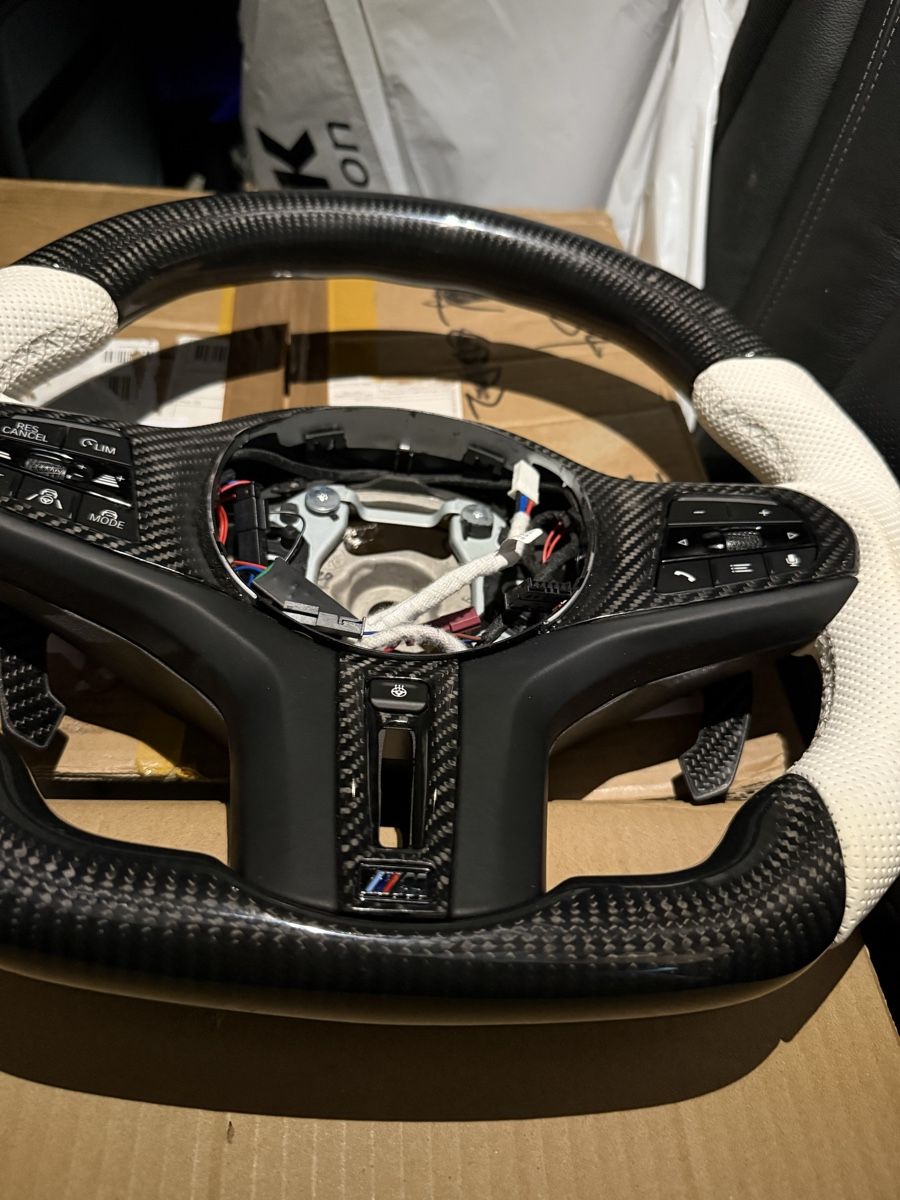 BMW Toutes les pièces auto: BMW Lenker Carbon – Neuf avec emballage d'origine à Basel par sopi04 2