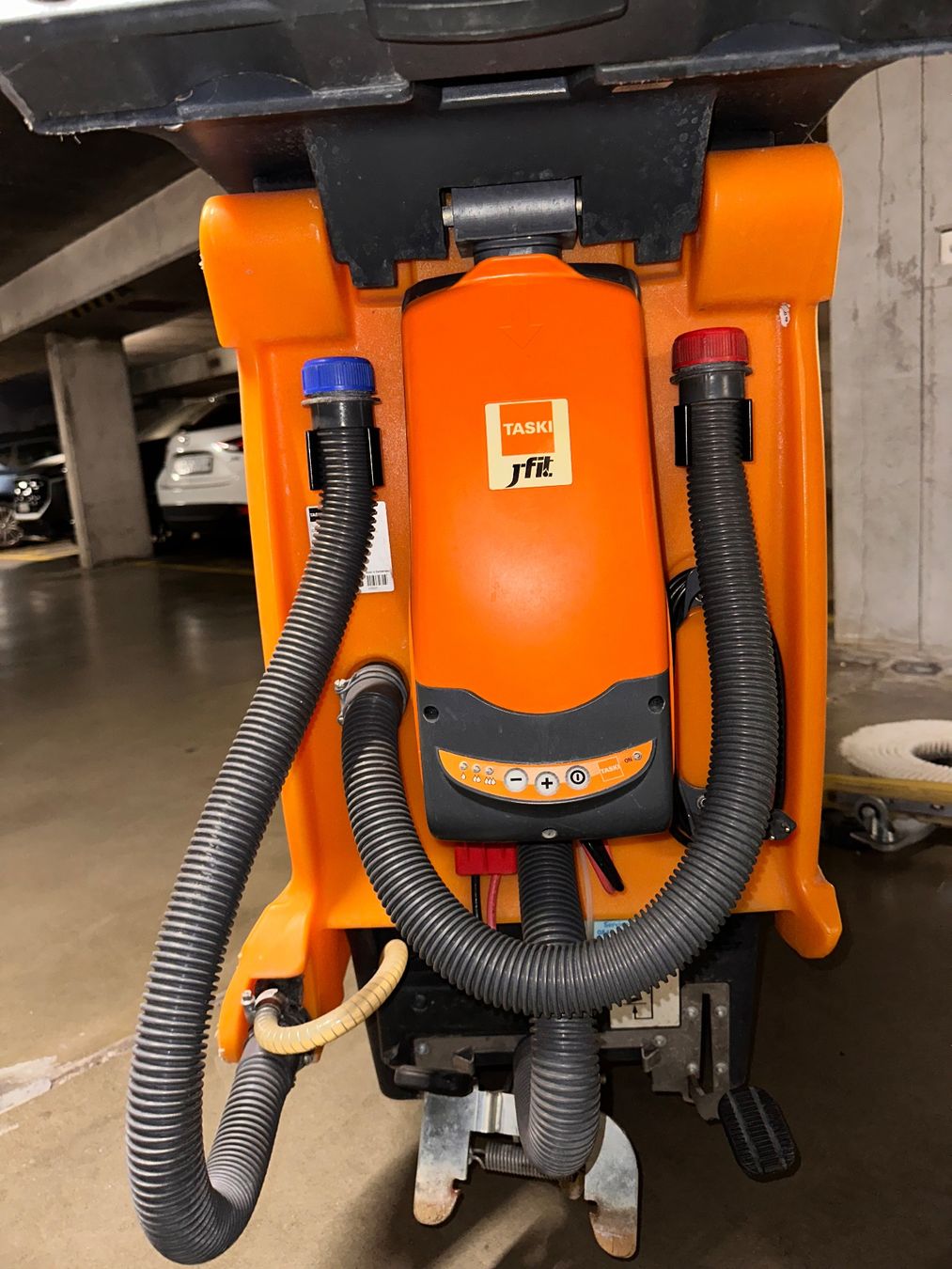 Toutes les machines: Autolaveuse  taski swingo 755b – D'occasion à Lausanne par sar_z77r 1