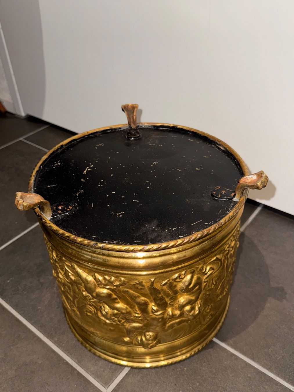 Vasi per fiori: Wunderschöner antiker Übertopf Jugendstil Gold Engel – Usato da Rothrist venduto da Fondgruebe 4