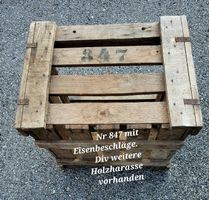 Schöne antike Holz/Eisen Kiste (weitere vorhanden)