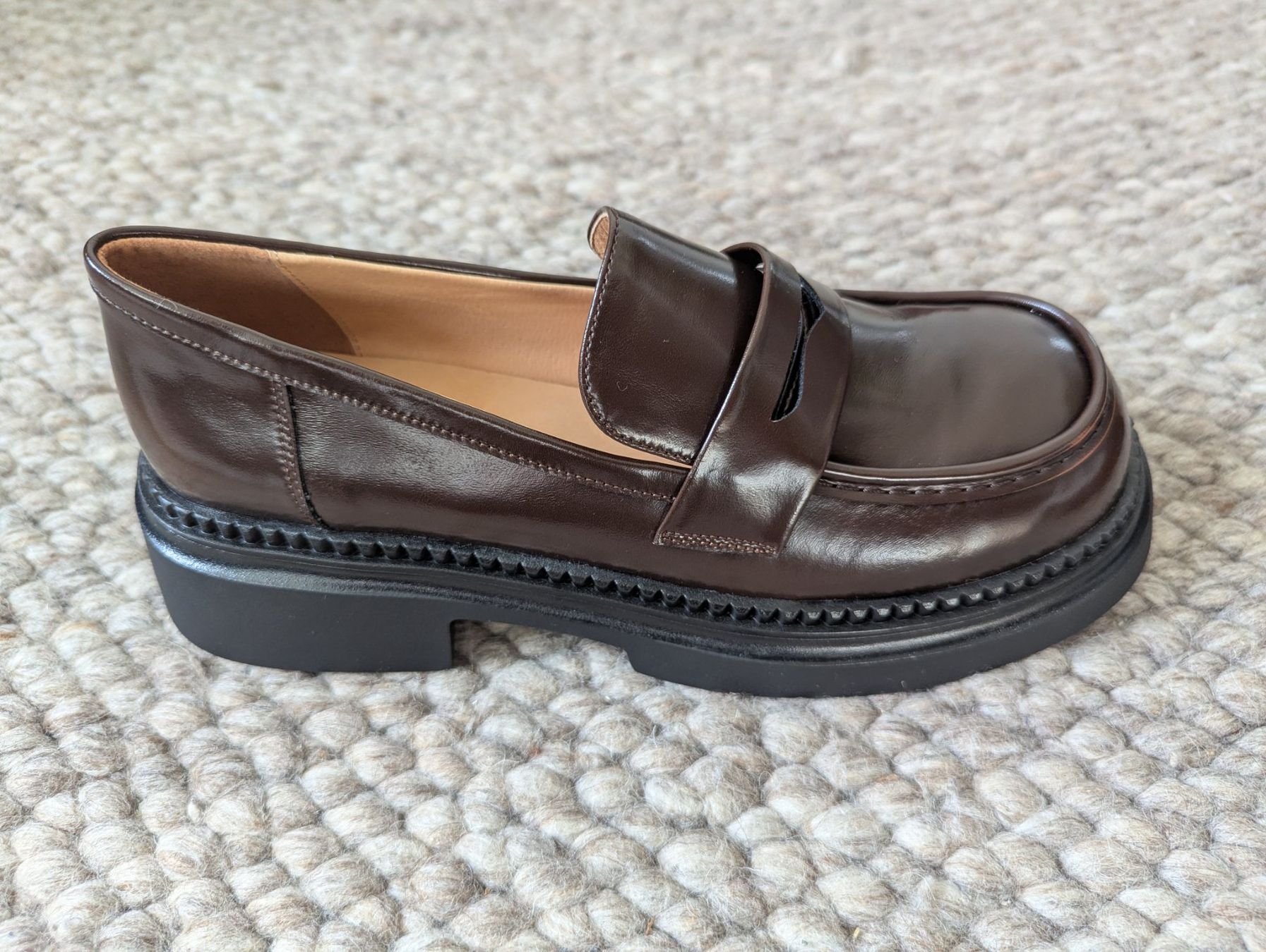 Scarpe da donna: Runde Leder-Loafer (Größe 40) – Nuovo (secondo la descrizione) da Therwil venduto da Simon.Jo 1
