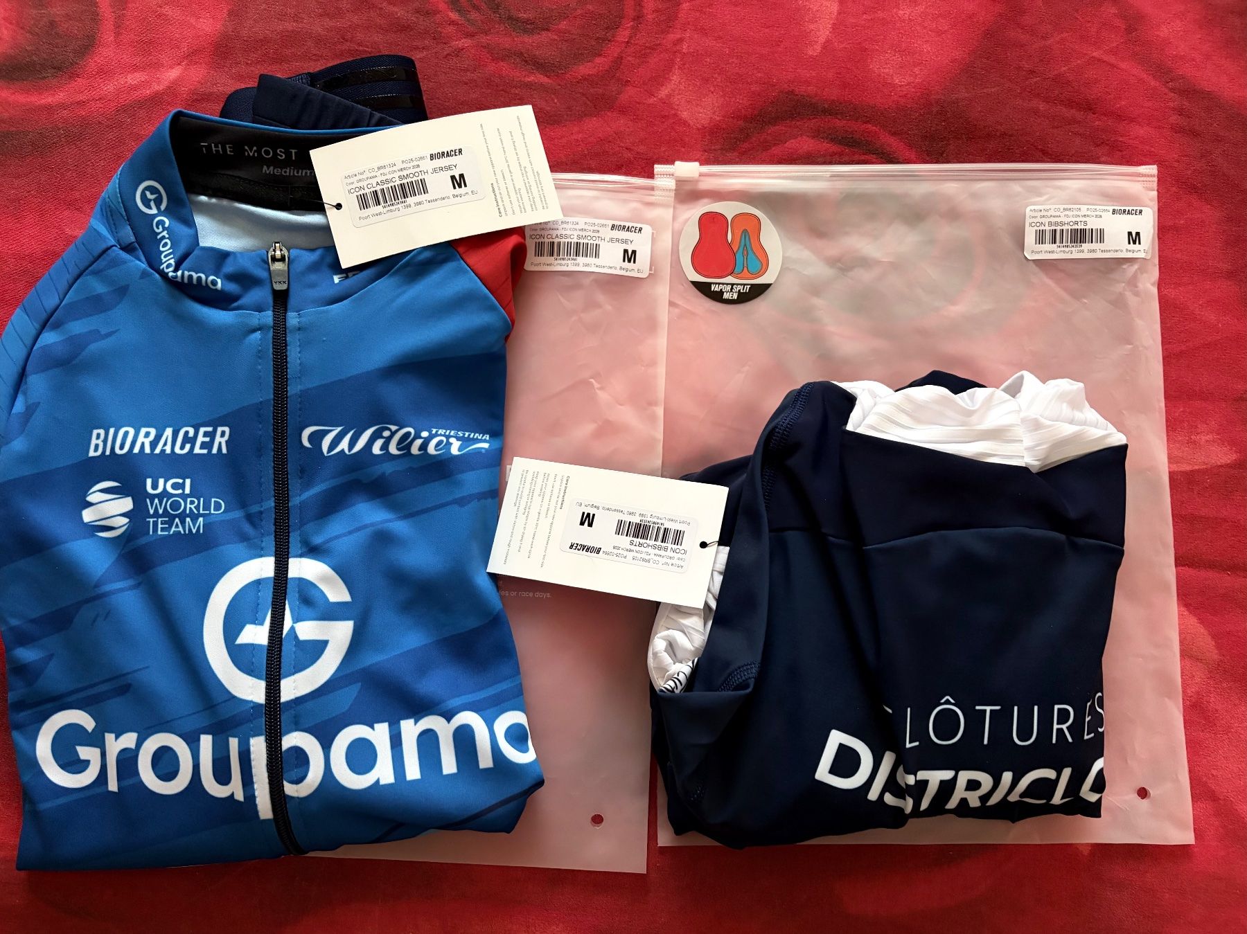 Canottiere & Pantaloni: Bioracer Set  GROUPAMA - FDJ 2026 – Nuovo e nell'imballaggio originale da Melide venduto da paolo1965