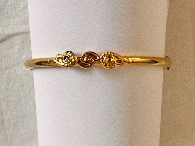 Bracciali & Braccialetti: INDISCHER ARMREIF GOLDFARBIG MIT ROTEM STEIN – Nuovo (secondo la descrizione) da Honau venduto da sainj 1