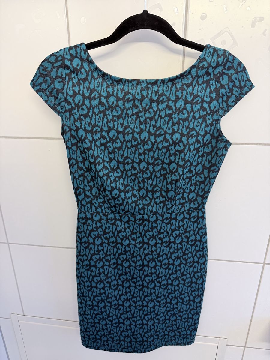 Vestiti: Kleid Gr. 34/36, Petrol-schwarz – Usato da Rotkreuz venduto da Salsa70