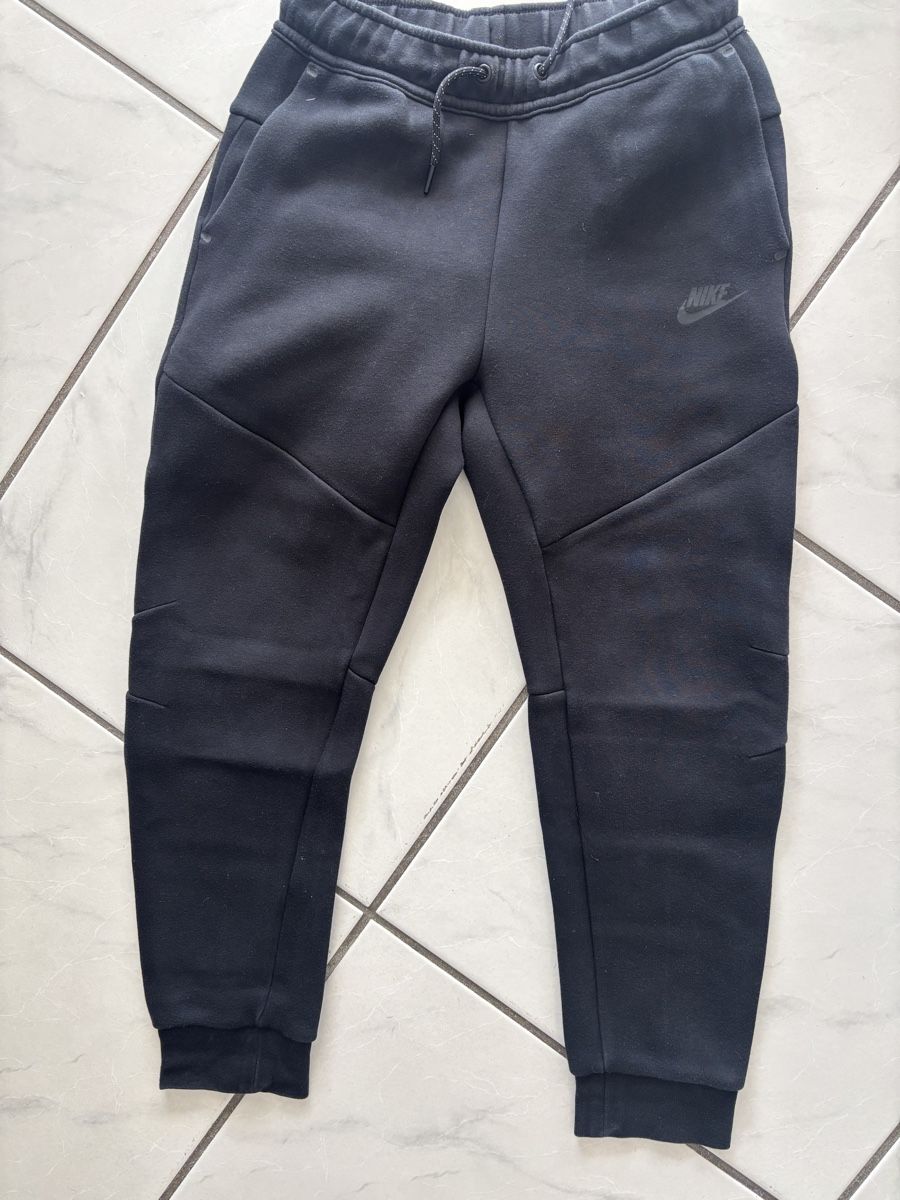 Nike Kleiderpakete & -sets: 2 x Nike Trainer – Gebraucht aus Niederuzwil von Amicio 3