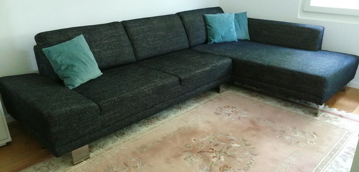 Sofas: Ecksofa Webstoff Schwarz-Weiss – Gebraucht aus Veltheim von carsandparts