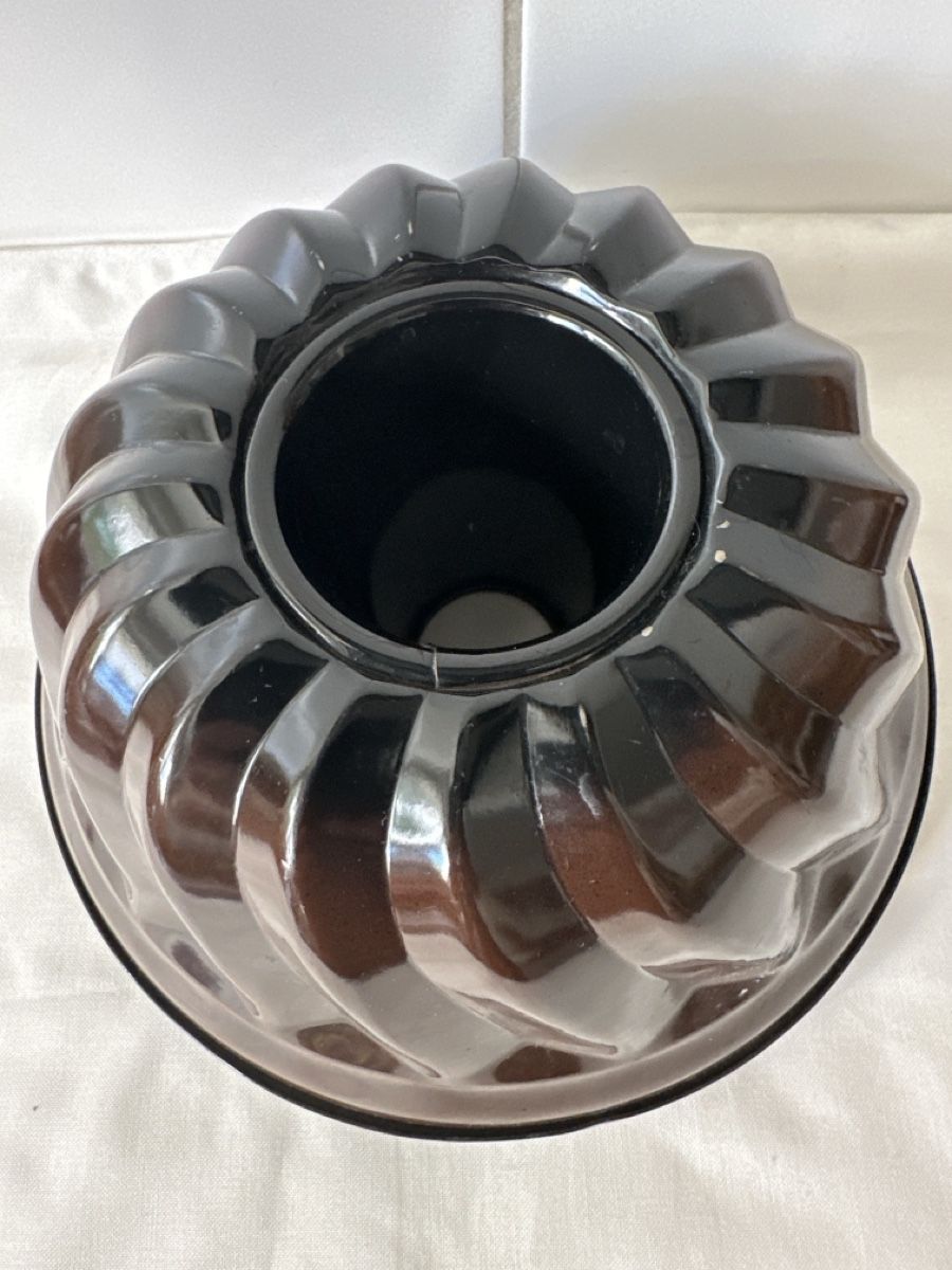 Backformen: Gugelhupfform braun Durchmesser 22 cm verwendet – Gebraucht aus Zürich von Chaeffeler 1